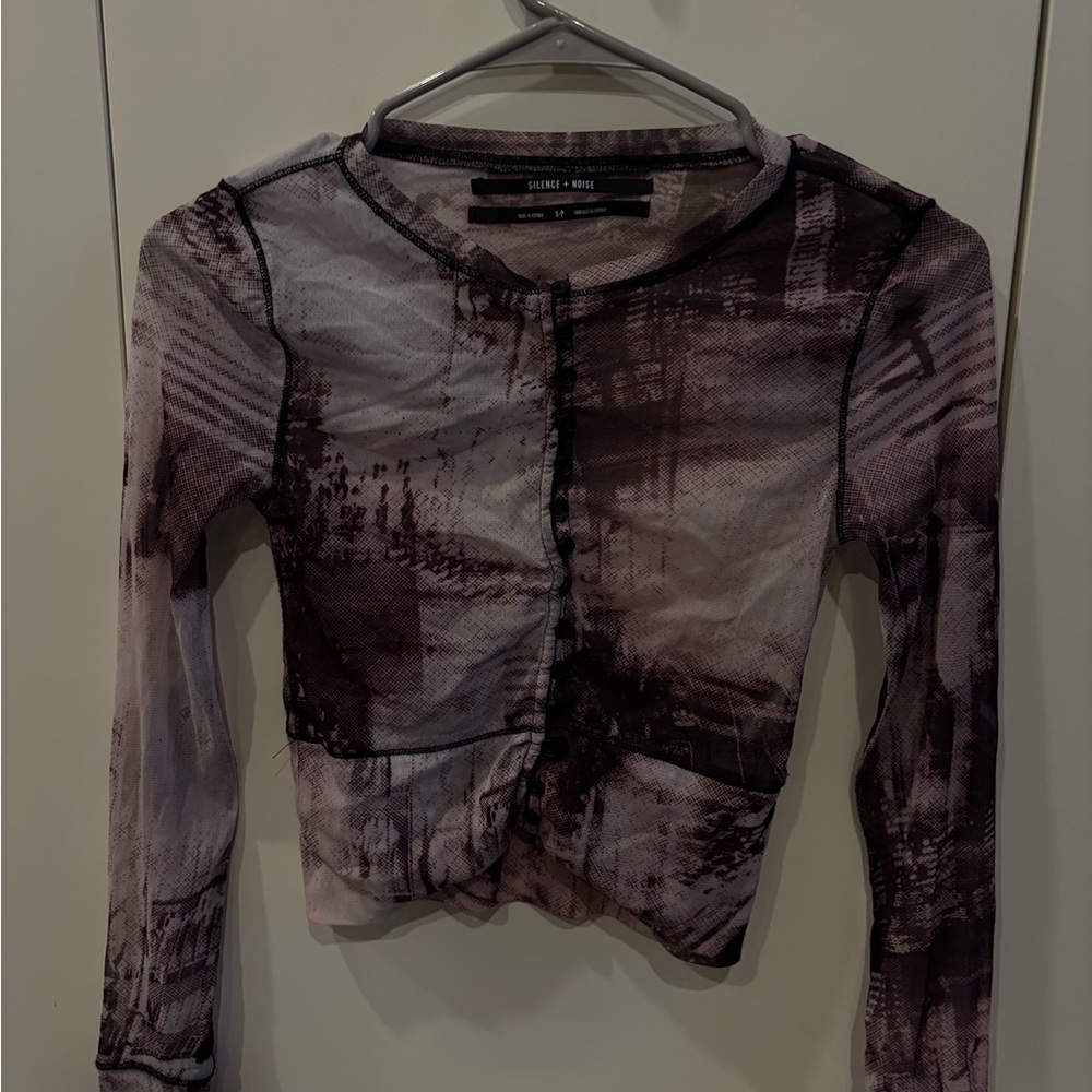 Silence + Noise Gray and Black Fitted Long Sleeve Blouse